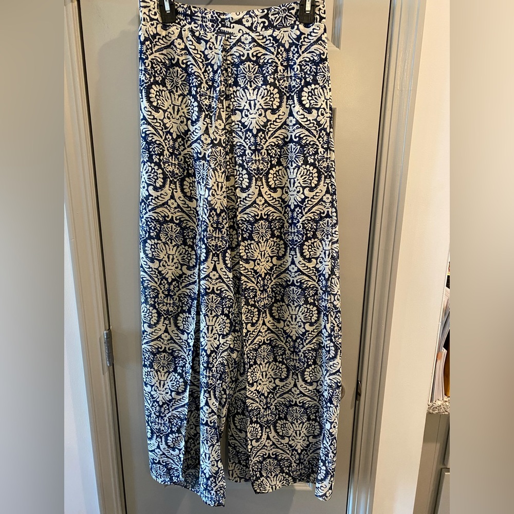 Blue and white patterned pants!